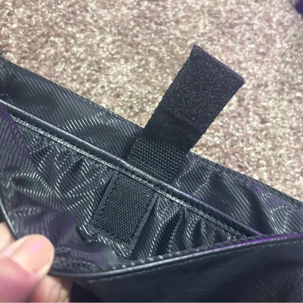 Kenneth Cole Reaction Black Messenger Bag‎ with Adjustable Strap